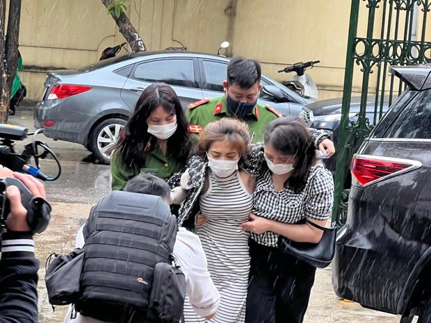 The girl who burned the house in Phu Do was constantly exhausted, once burned her boyfriend's computer-1