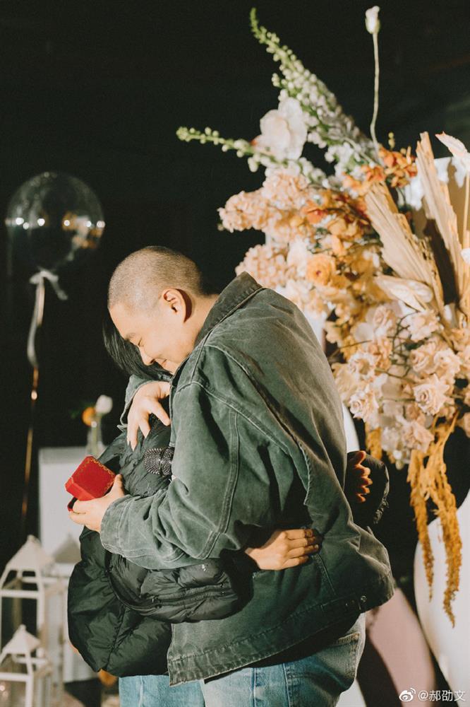 Sao nhí Ô Long Viện cầu hôn bạn gái-2