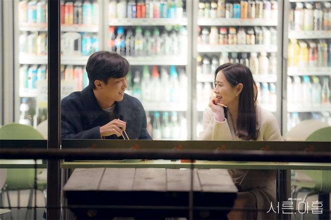 Son Ye Jin của Hyun Bin và Mi Jo của Tuổi 39: Yêu muộn nhưng đúng người!-3