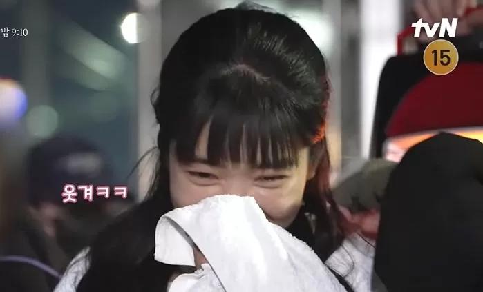 Nam Joo Hyuk được khen ngợi hết lời vì hành động tinh tế với Kim Tae Ri-4