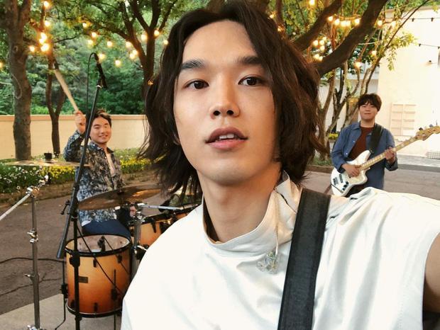 Bạn trai kém 10 tuổi của Gong Hyo Jin là ai?-1