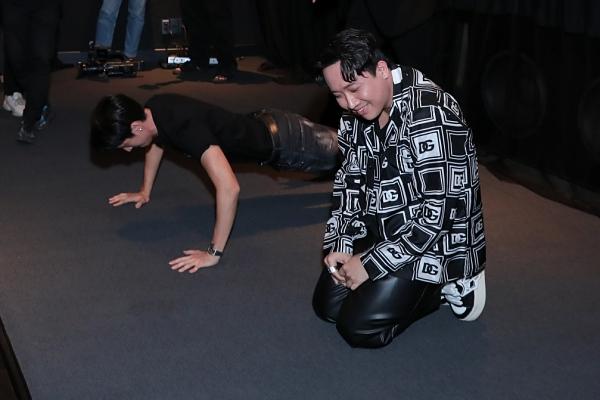 Push-up competition with Binh An, Tran Thanh forced his mouth to admit that he had children?