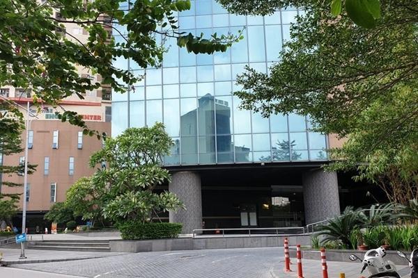 Truy tìm người đăng clip và thư tuyệt mệnh vụ nam sinh nhảy lầu-3