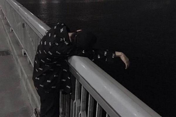 Đau lòng vụ nam sinh cấp 3 tự tử: Chỉ biết thương em…-1