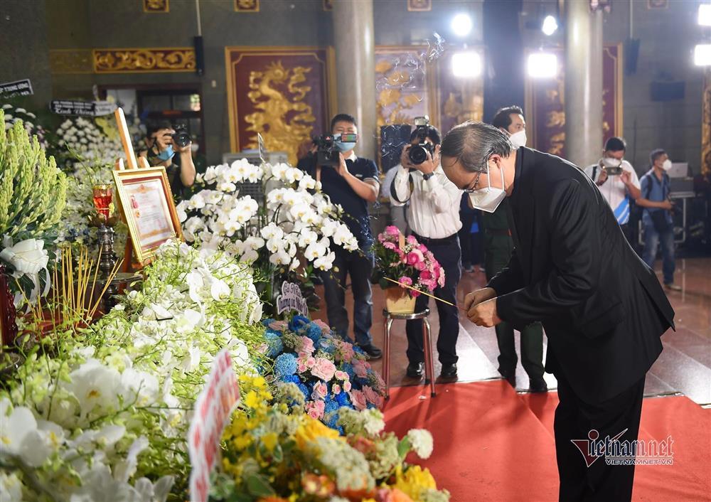 Lễ truy điệu, tiễn đưa Phó chủ tịch UBND TP.HCM Lê Hòa Bình về nơi an nghỉ-4