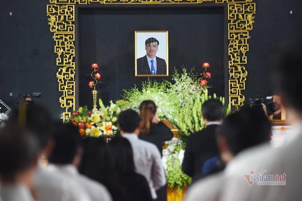 Lễ truy điệu, tiễn đưa Phó chủ tịch UBND TP.HCM Lê Hòa Bình về nơi an nghỉ-5
