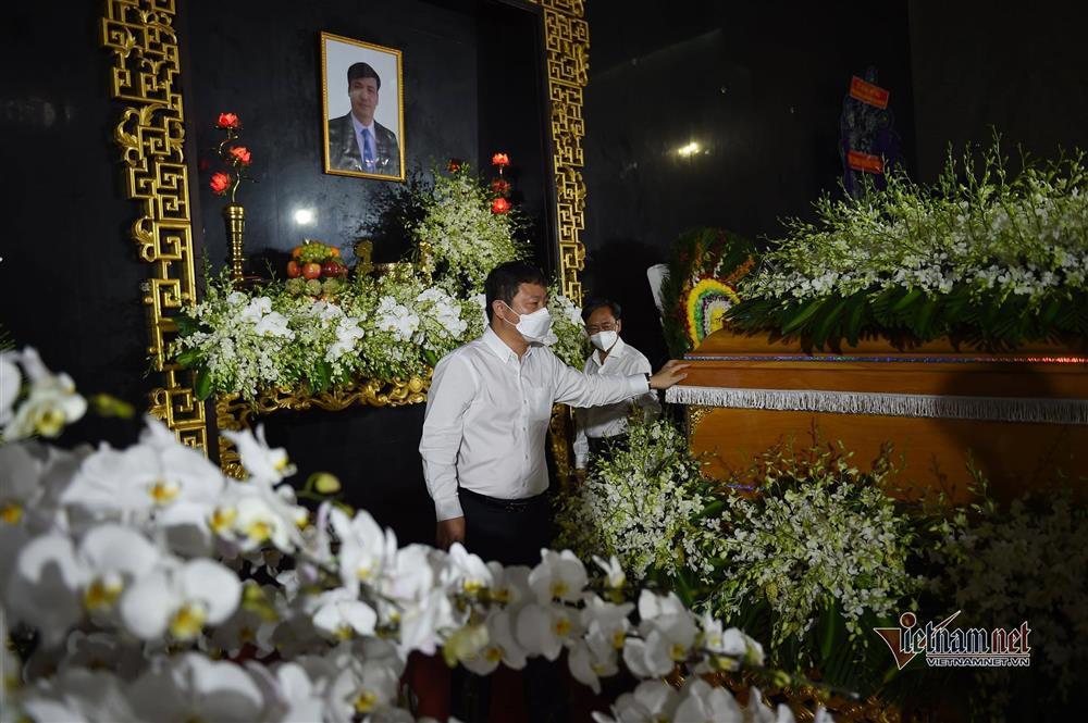 Lễ truy điệu, tiễn đưa Phó chủ tịch UBND TP.HCM Lê Hòa Bình về nơi an nghỉ-6