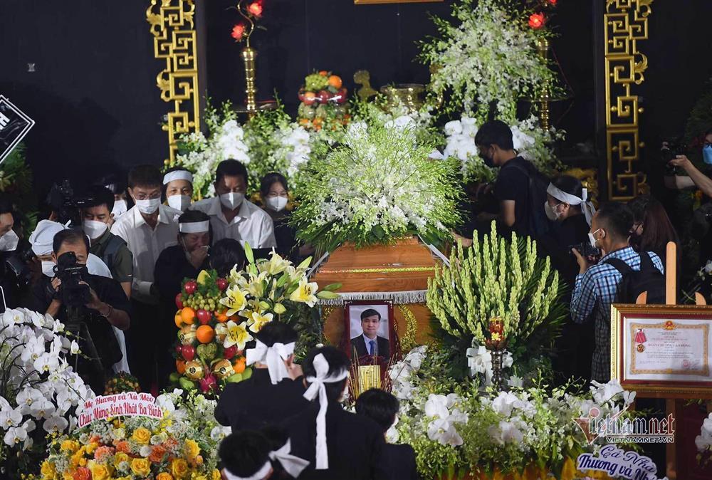Lễ truy điệu, tiễn đưa Phó chủ tịch UBND TP.HCM Lê Hòa Bình về nơi an nghỉ-9