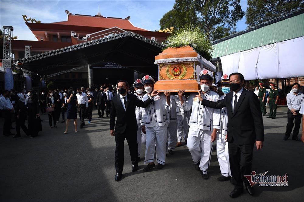 Lễ truy điệu, tiễn đưa Phó chủ tịch UBND TP.HCM Lê Hòa Bình về nơi an nghỉ-11