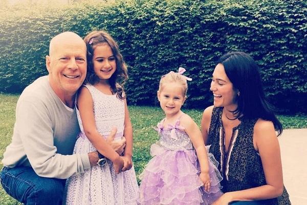 Vợ Bruce Willis cầu xin paparazzi: ‘Đừng mắng chồng tôi’-3