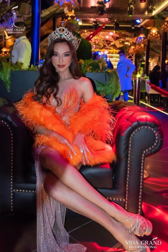 Hoa hậu Thùy Tiên và 7749 lần make-up thảm họa, già chát-6