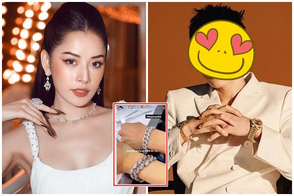 Chi Pu openly shows off her couple clothes with Kay Tran