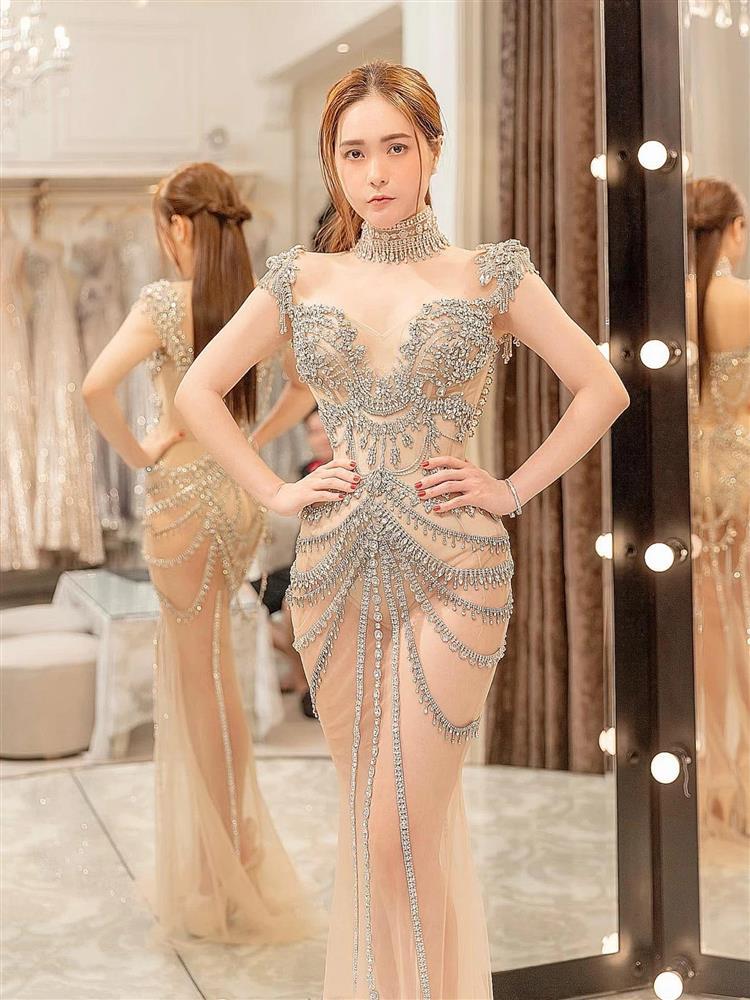 Đoàn Di Băng mặc bikini lộ hiểm, góc chụp nhạy cảm hơn Ngọc Trinh-8