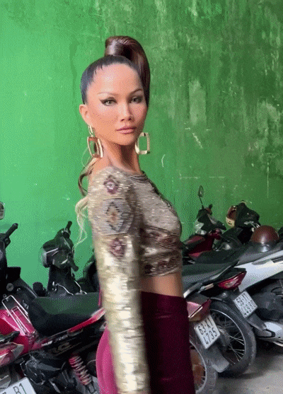 HHen Niê nhận điểm trừ khi mặc lại opening dress huyền thoại-4