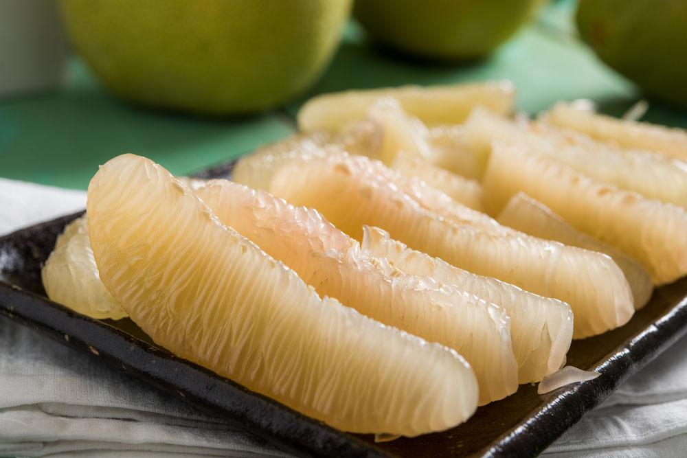 Bưởi tốt sức khỏe nhưng 1 tiếng sau khi ăn không đụng thứ này-1