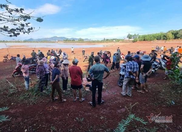 Invited together to swim in the lake, 4 female students died in Ba Ria - Vung Tau-1