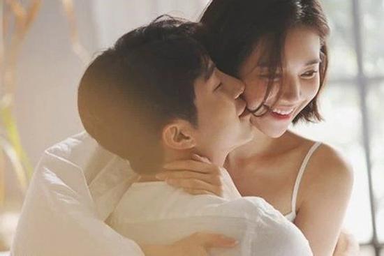 Đàn ông làm 5 điều khi 'ân ái', chứng tỏ bạn là người đặc biệt quan trọng