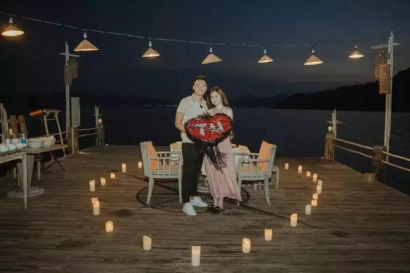 Một tuyển thủ Việt Nam tổ chức siêu đám cưới với bạn gái ở Hà Nội-4
