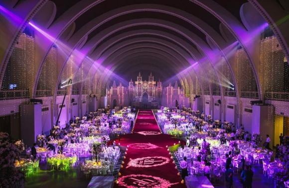 Tổng chi phí đám cưới Hyun Bin không bằng số lẻ váy cưới Angela Baby-2