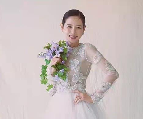 Tổng chi phí đám cưới Hyun Bin không bằng số lẻ váy cưới Angela Baby-7