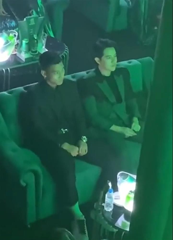 Đông Nhi quẩy trên sân khấu, Ông Cao Thắng có hành động ngọt xĩu thế này đây-3