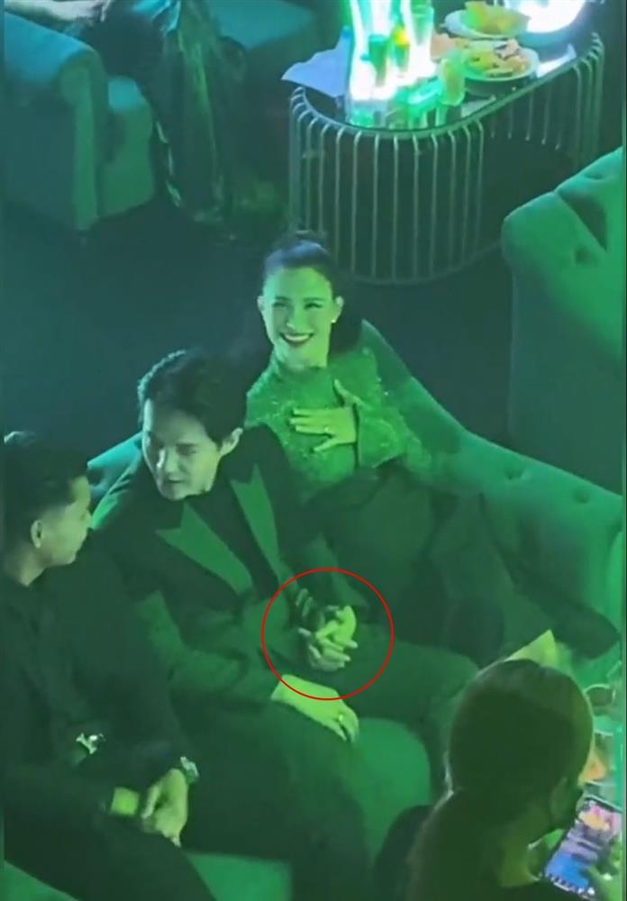 Đông Nhi quẩy trên sân khấu, Ông Cao Thắng có hành động ngọt xĩu thế này đây-5