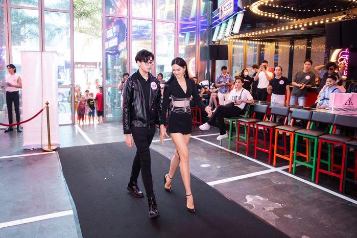 Anh Thư mặc lại váy Đông Nhi, bị con trai 1m84 chiếm spotlight-5