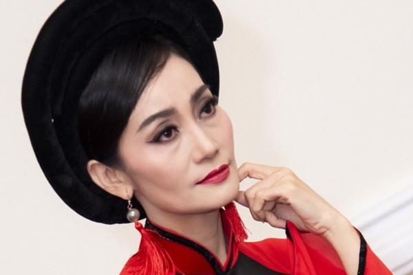 Hanh Thuy is angry when she is cursed at dirty artists and blocked from charity