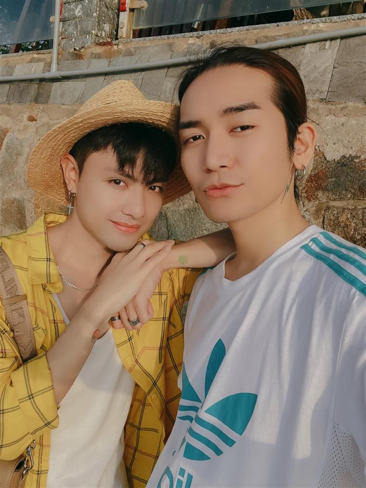 Show ảnh mát mẻ, tình đồng giới BB Trần bị nói dâm-3