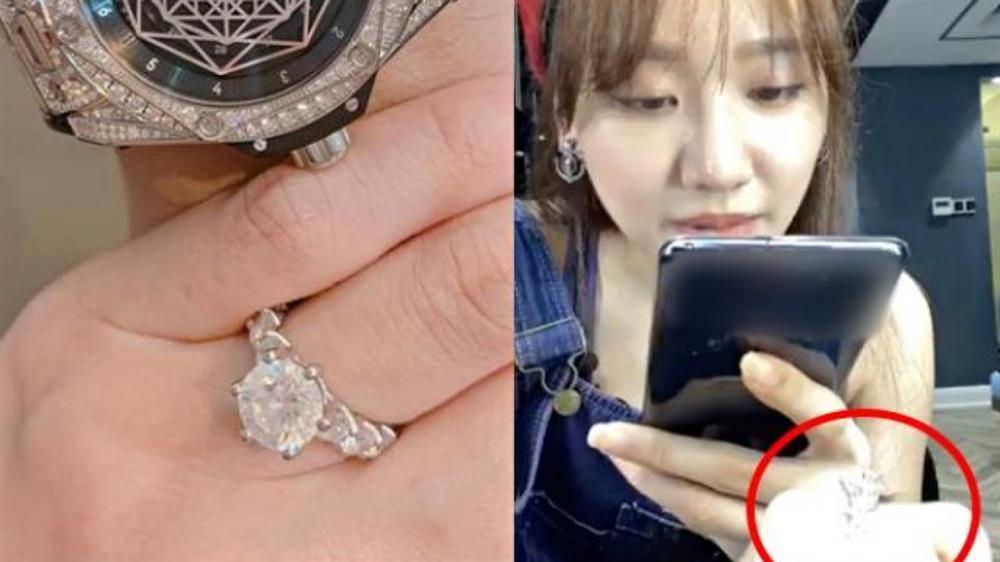Trấn Thành - Hari Won đeo nhẫn kim cương khủng đi họp báo phim-6