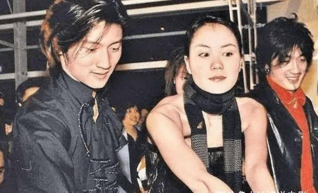 Lộ ảnh sánh đôi cực hiếm của Tạ Đình Phong - Vương Phi-2