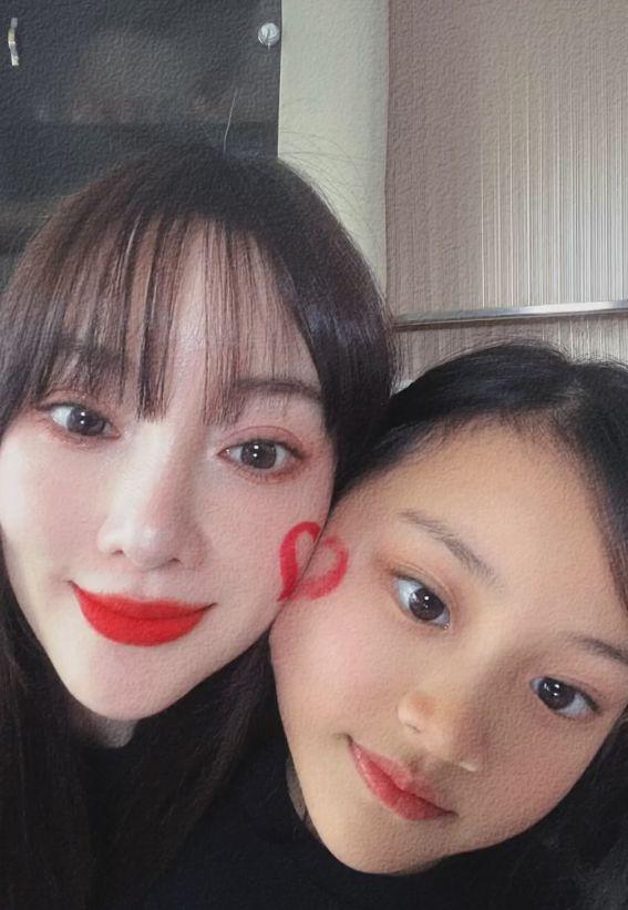 Người đẹp cắm sừng Lý Tiểu Lộ bị nghi mang thai-4