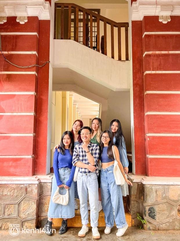 Du khách khóc thét vì chuyến đi bão tố Huế - Đà Nẵng mấy ngày qua!-2