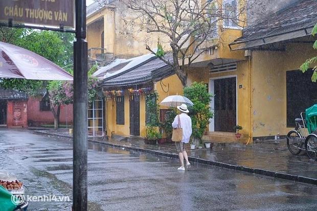 Tourists cried because of the stormy trip to Hue - Da Nang in the past few days!-5