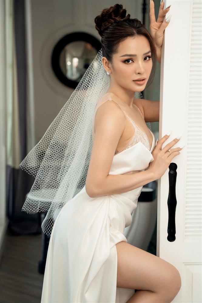 Phuong Trinh Jolie's wedding photos are different from the big pictures behind the scenes-12