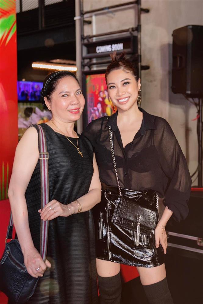 Shipper nhảy dựng khi bị mẹ Pha Lê gọi là bọn giao hàng-1