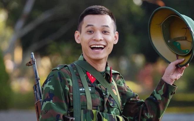 Bất ngờ hình ảnh xăm trổ hổ báo của Độ Mixi trong quá khứ-7