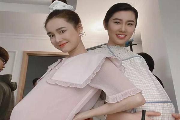 Nhã Phương che body kín mít lại lộ đôi chân khẳng khiu hằn cơ bắp-11