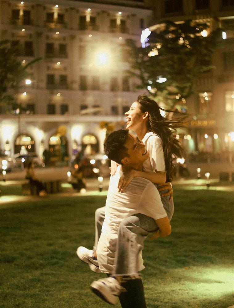 LyLy xả loạt ảnh tình bể bình bên Anh Tú, không yêu thì là gì?-5