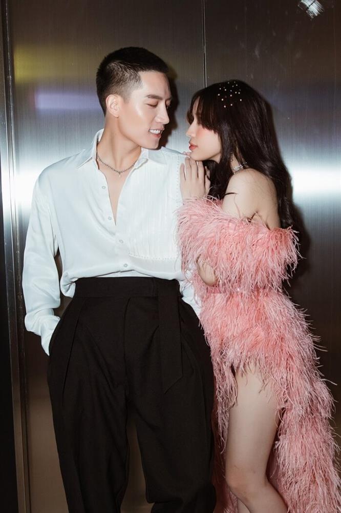 LyLy released a series of love photos with Anh Tu, what is it if you don't love?-1