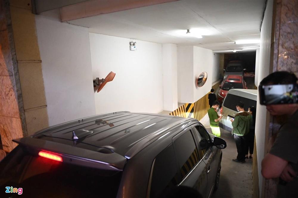 Công an đang khám xét trụ sở tập đoàn Tân Hoàng Minh-11