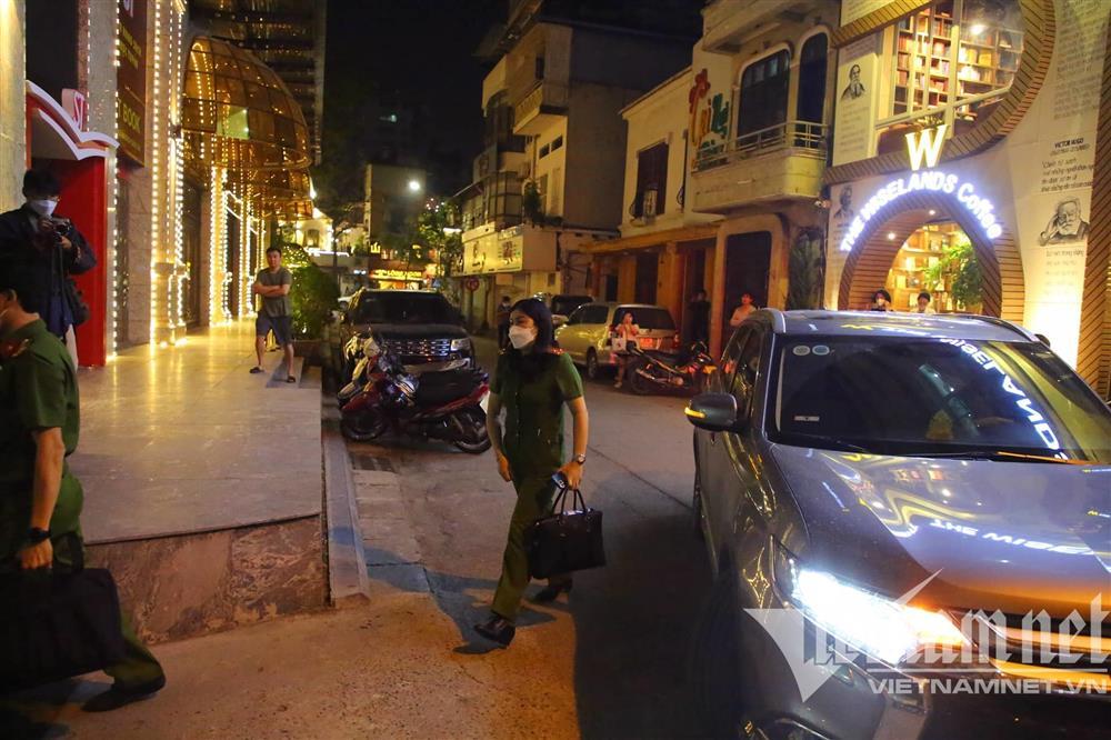 The police are searching the headquarters of Tan Hoang Minh-7 group
