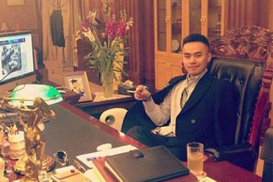 Chân dung cậu cả Denis Đỗ thay bố điều hành Tân Hoàng Minh