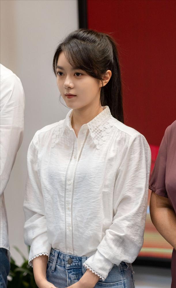 Dàn mỹ nhân đình đám châu Á lăng xê tóc mái xéo hack tuổi-2