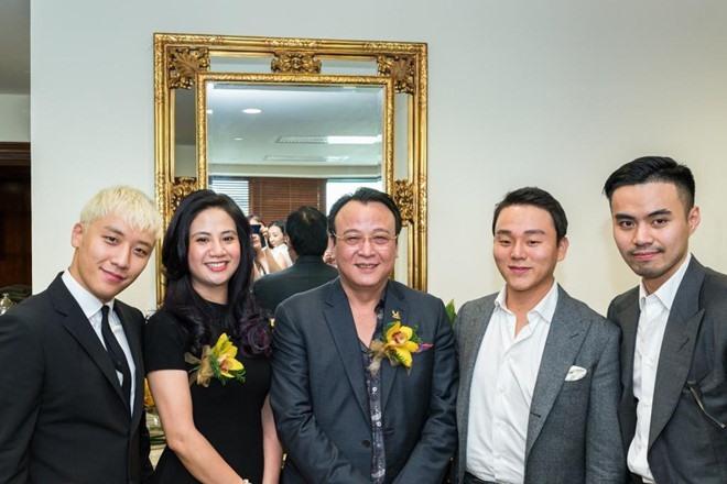 President Tan Hoang Minh hugs Seungri: Who would have expected both of them to work together-2