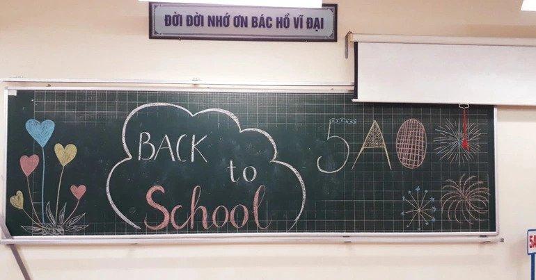 Hanoi: The first lesson of grades 1-6 after 11 months of school closure-3