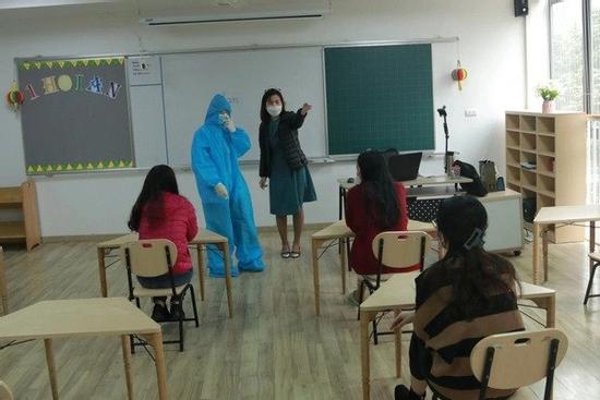 Hà Nội: Buổi học đầu tiên của lớp 1-6 sau 11 tháng đóng cửa trường