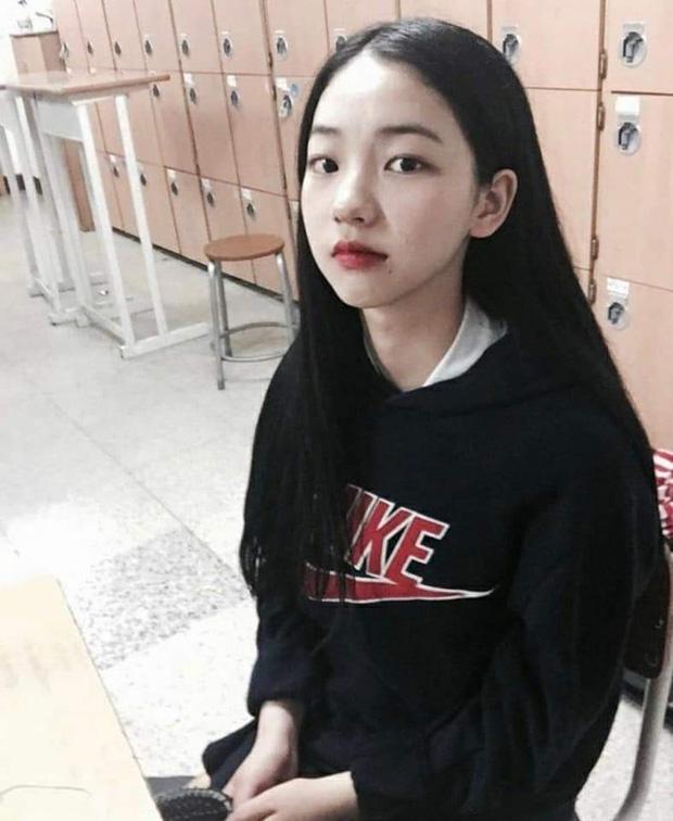 Loạt ảnh thời bé đã chứng minh Karina (aespa) là mỹ nhân từ trong trứng nước!-12