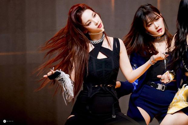 Loạt ảnh thời bé đã chứng minh Karina (aespa) là mỹ nhân từ trong trứng nước!-6