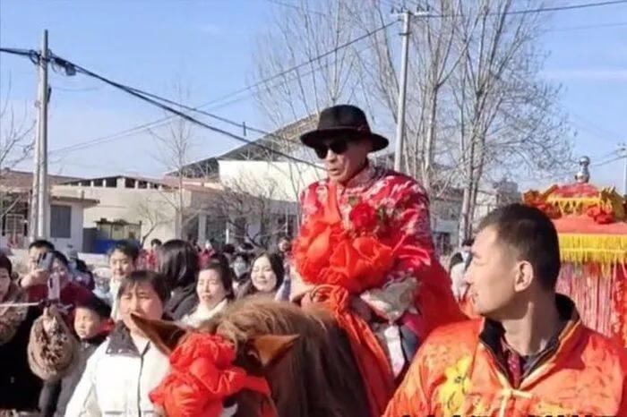 Cụ ông 78 tuổi rước cô dâu 48 tuổi, xúc động câu chuyện phía sau-3